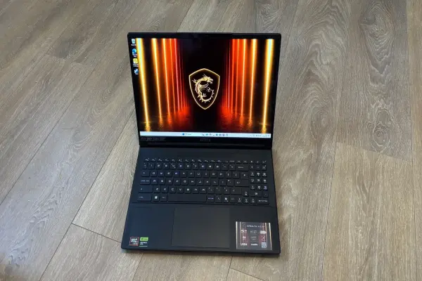 MSI Stealth A16 AI+ “cường trình khổng lồ” trong lớp vỏ mỏng